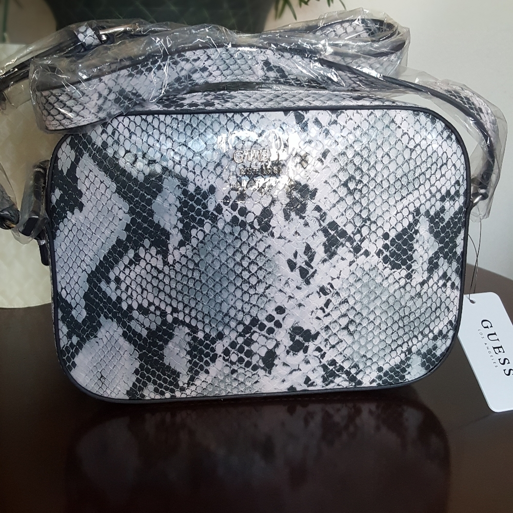GUESS CROSS BODY SNAKE PRINT - Picture 2 of 2
